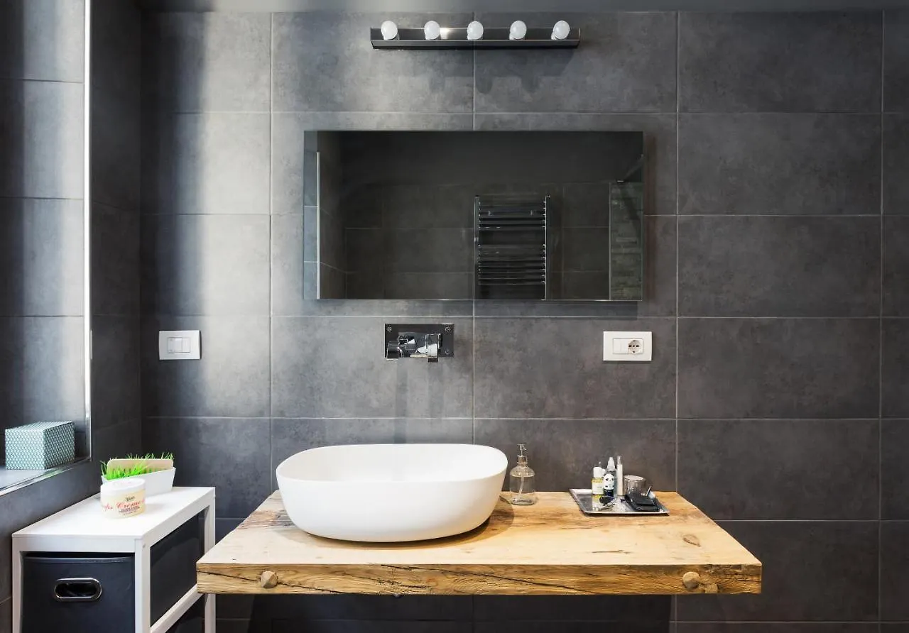 Green Shot - Garibaldi Area Apartment Milan Italy